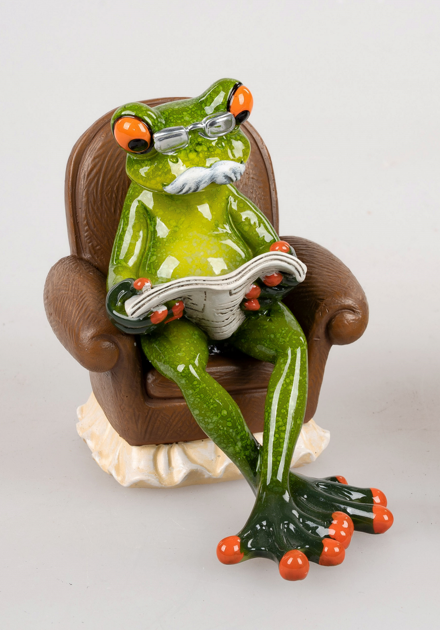 Frosch Opa im Sessel, ca. 13x10cm