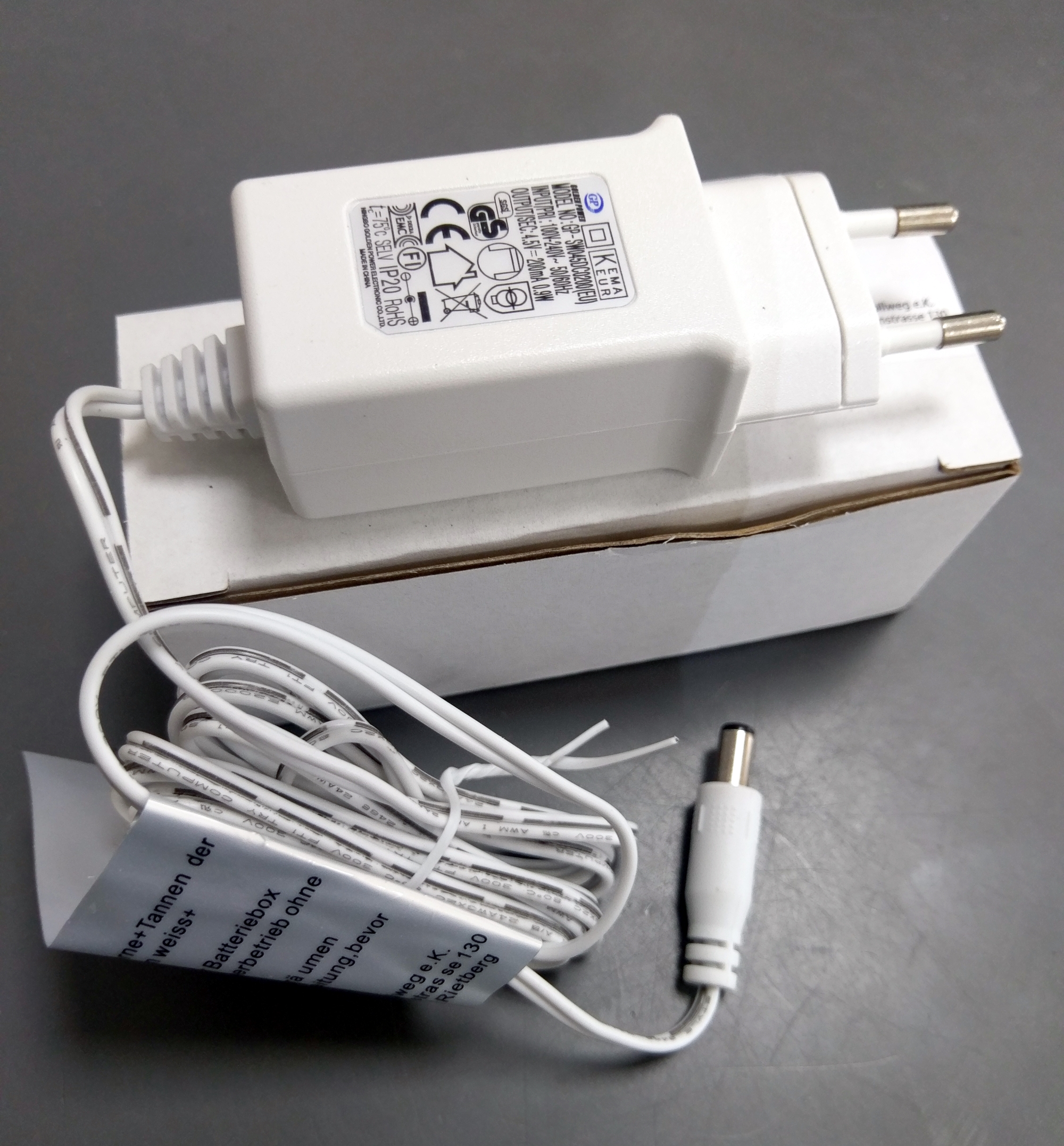AC/DC Adapter weiss 4,5Volt/200mA